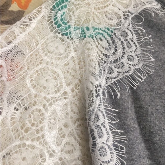 White House Black Market Top - Picture 2 of 3